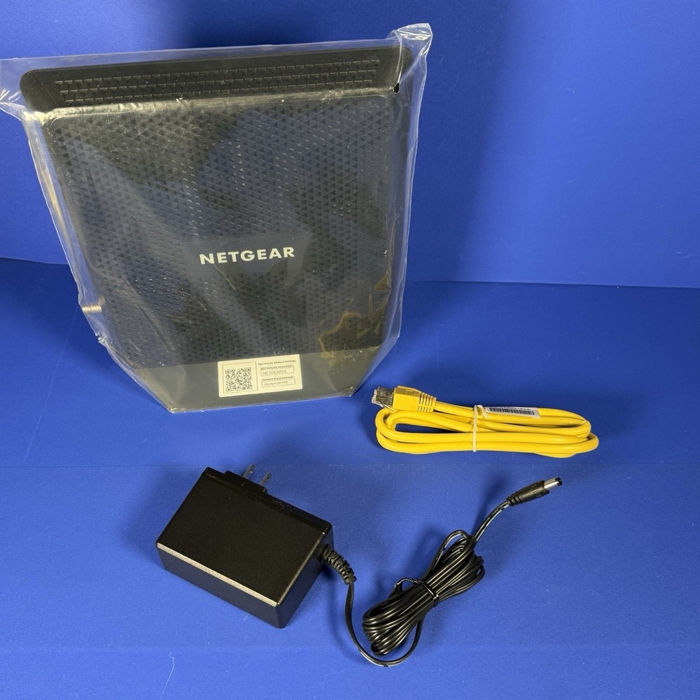 NETGEAR Nighthawk AC1900 C7000V2 Wi Fi Cable Modem Router - Picture 2 of 3